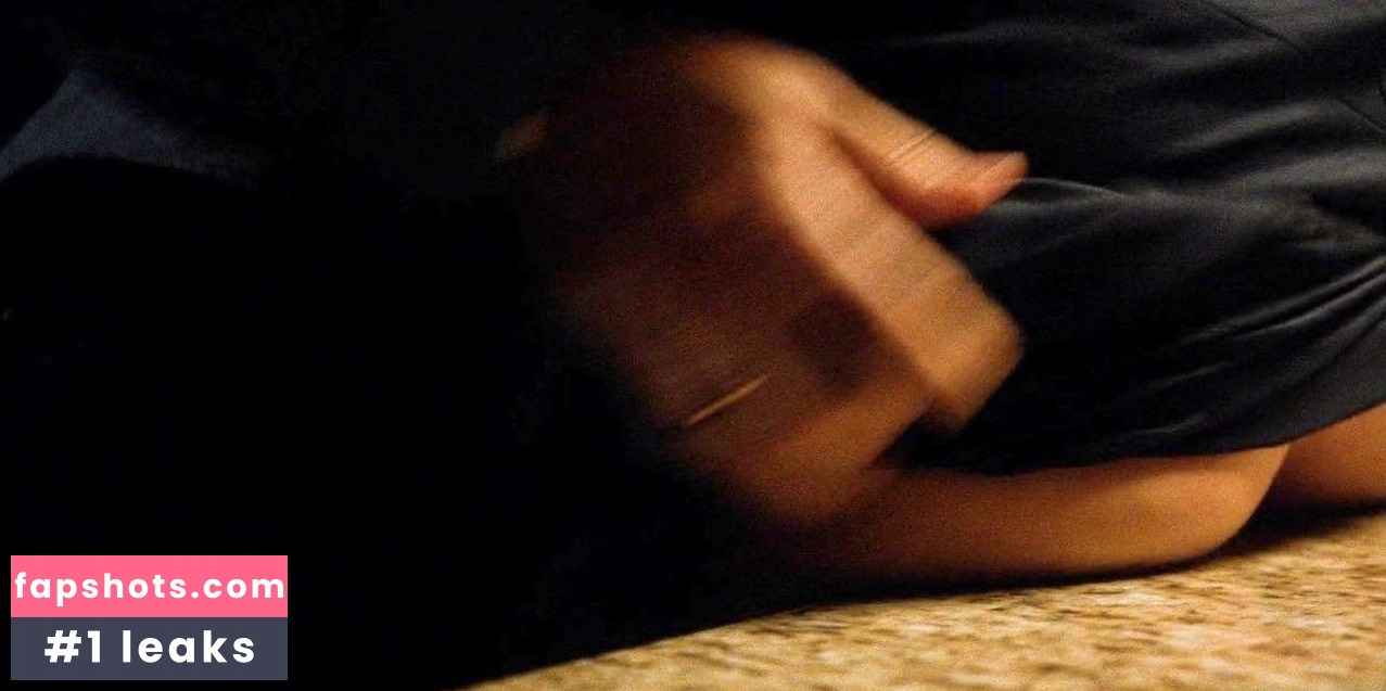 Beth Riesgraf gallery photo #13