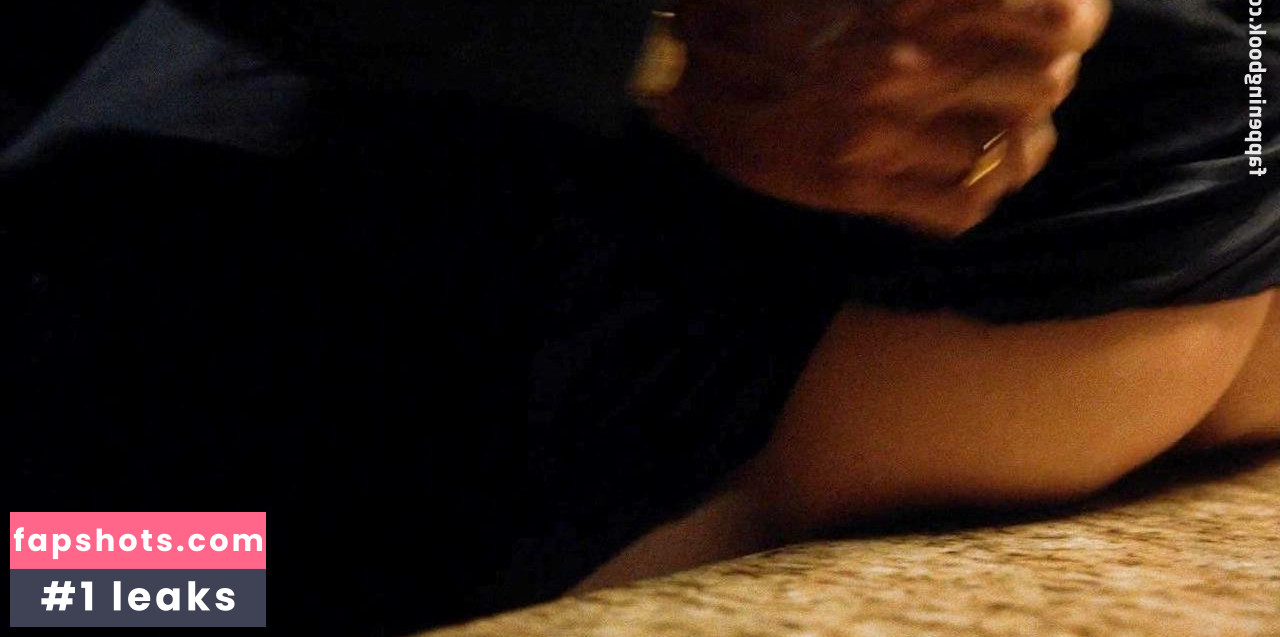 Beth Riesgraf gallery photo #14