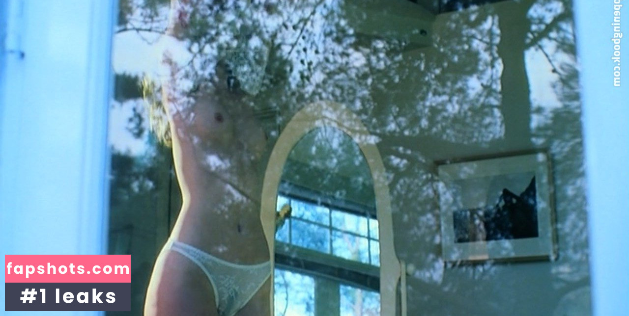 Beth Riesgraf gallery photo #3