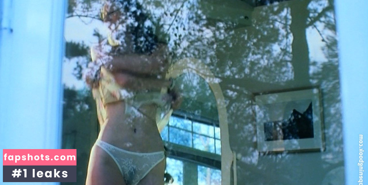 Beth Riesgraf gallery photo #4