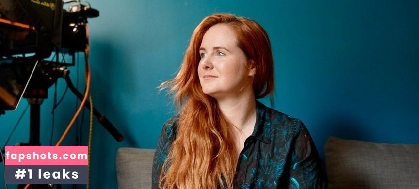 Beth Roars gallery photo #23