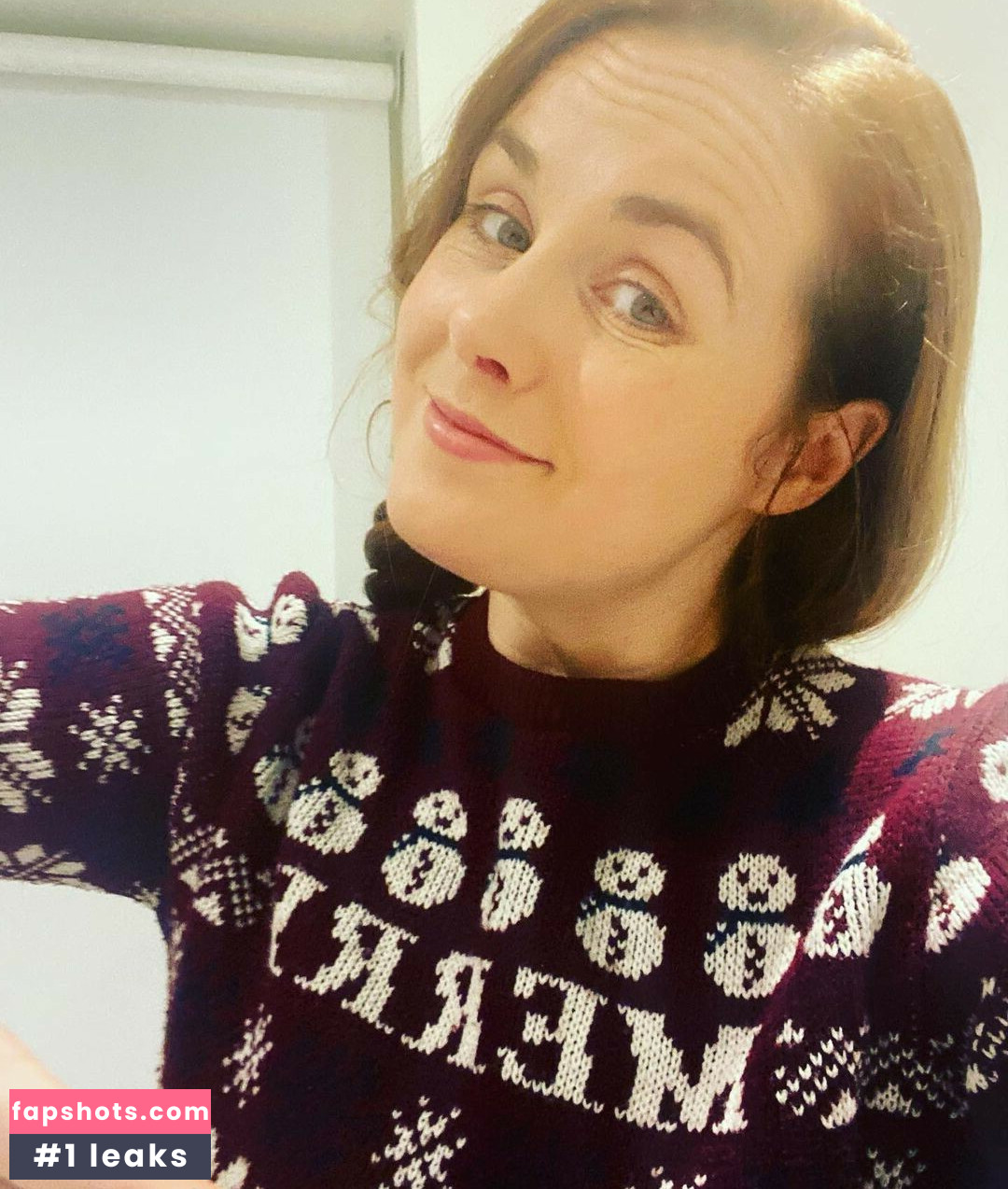 Beth Roars gallery photo #8