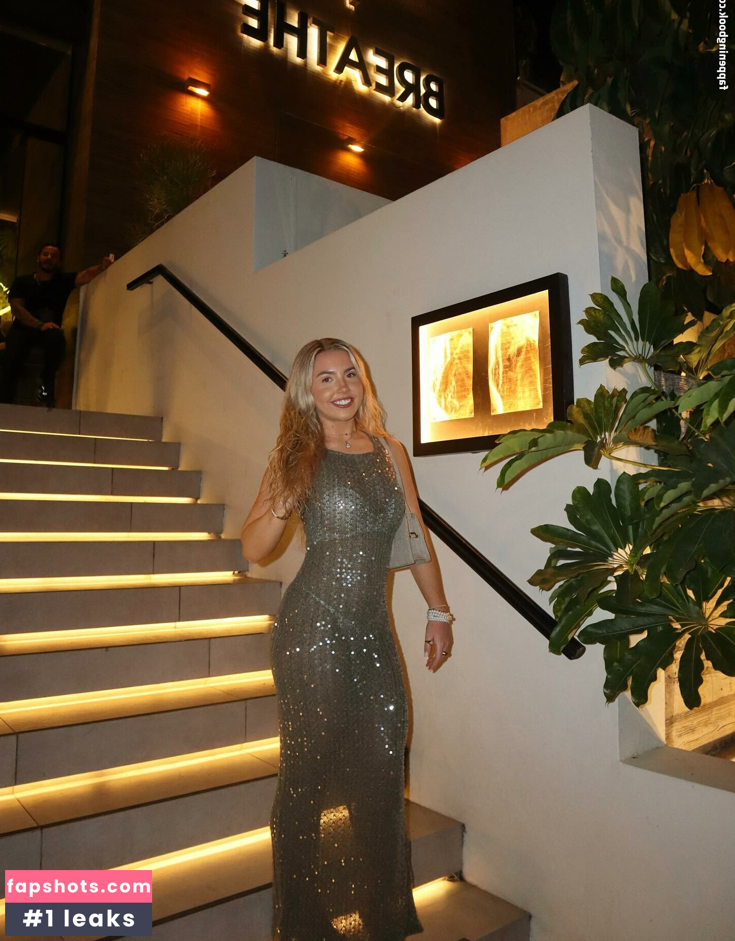 Beth Tucker gallery photo #22