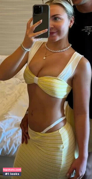 Beth Tucker gallery photo #36