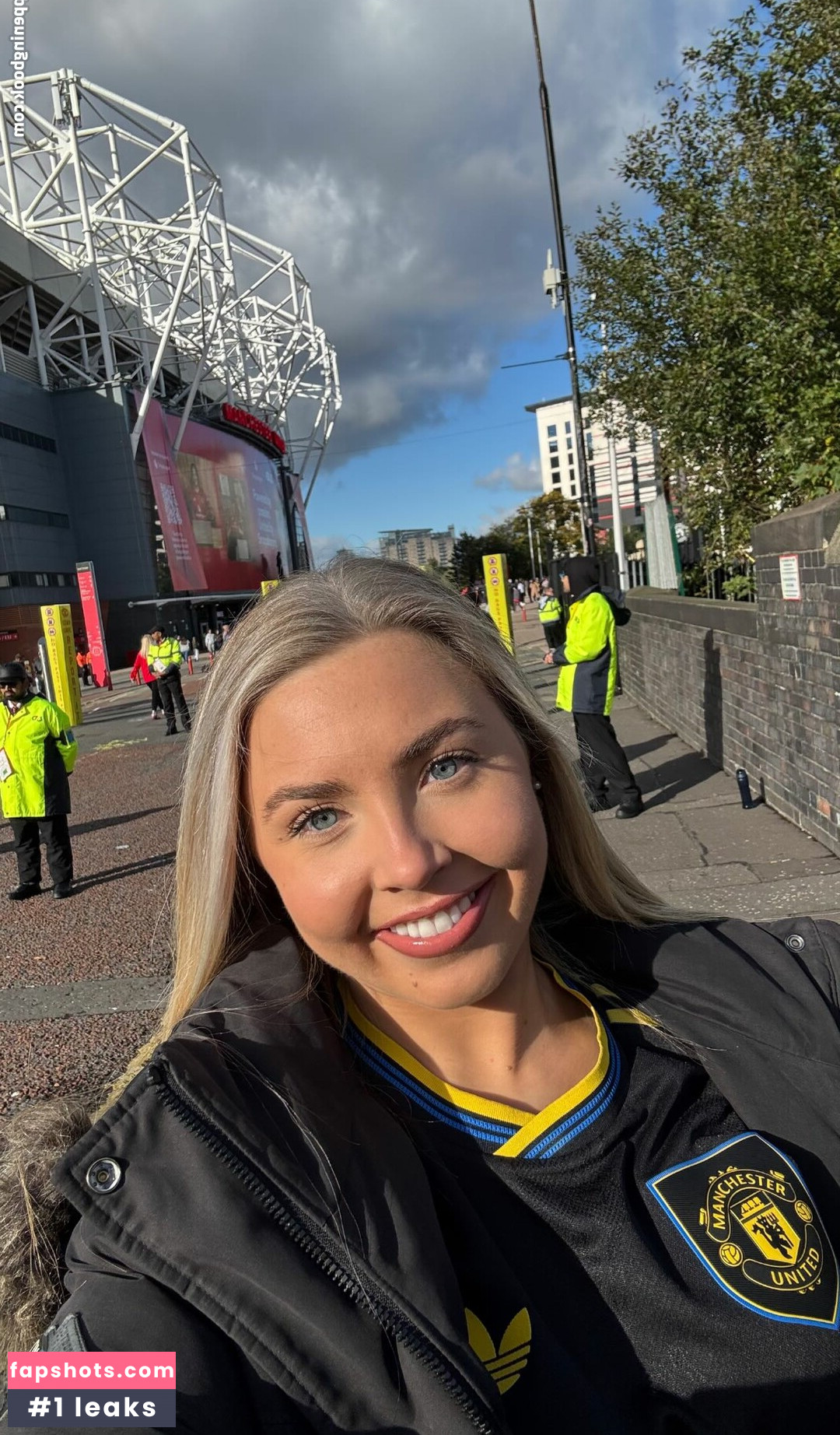 Beth Tucker gallery photo #5