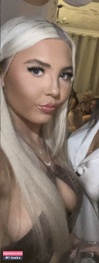 Beth Tucker gallery photo #47