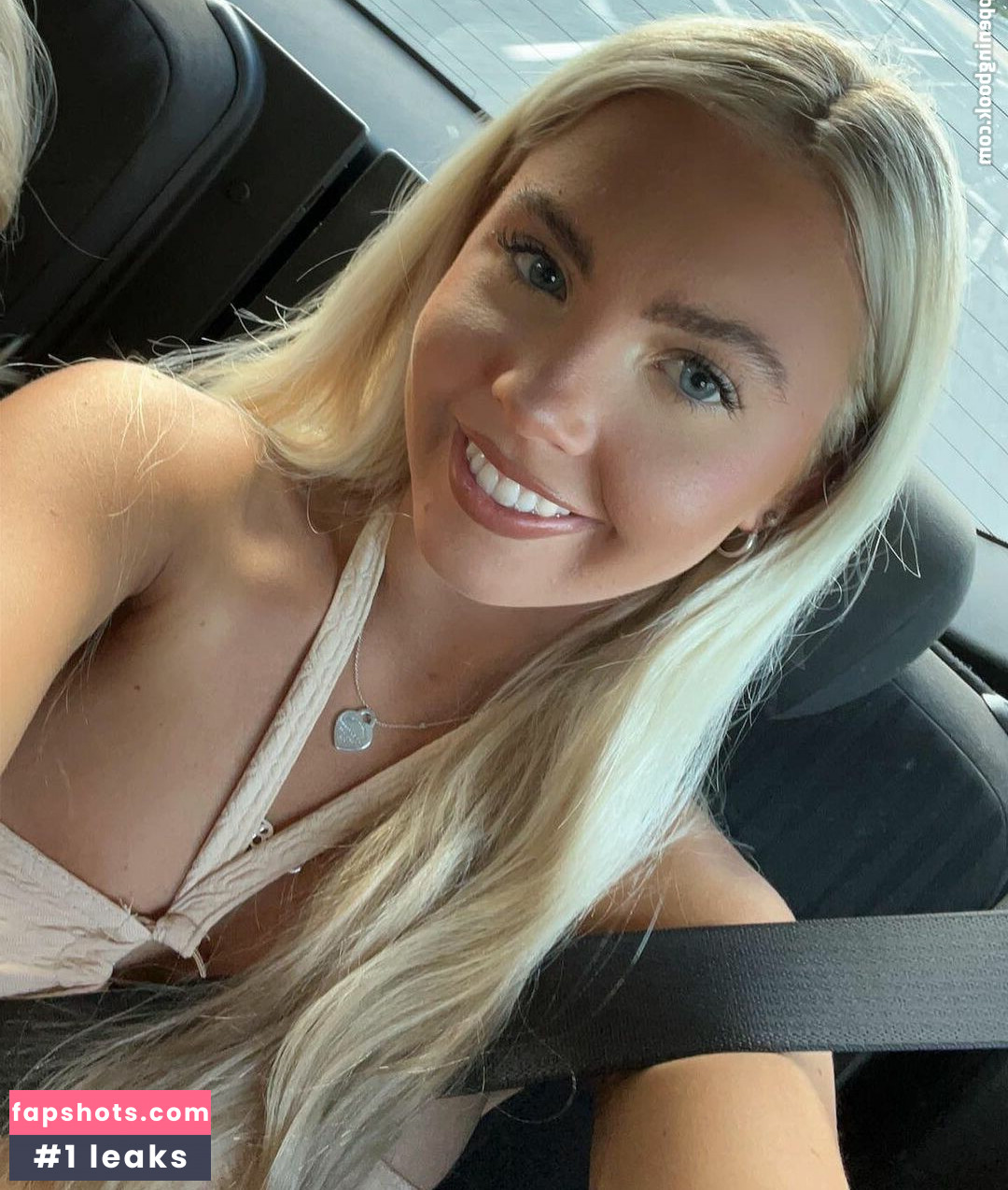 Beth Tucker gallery photo #52