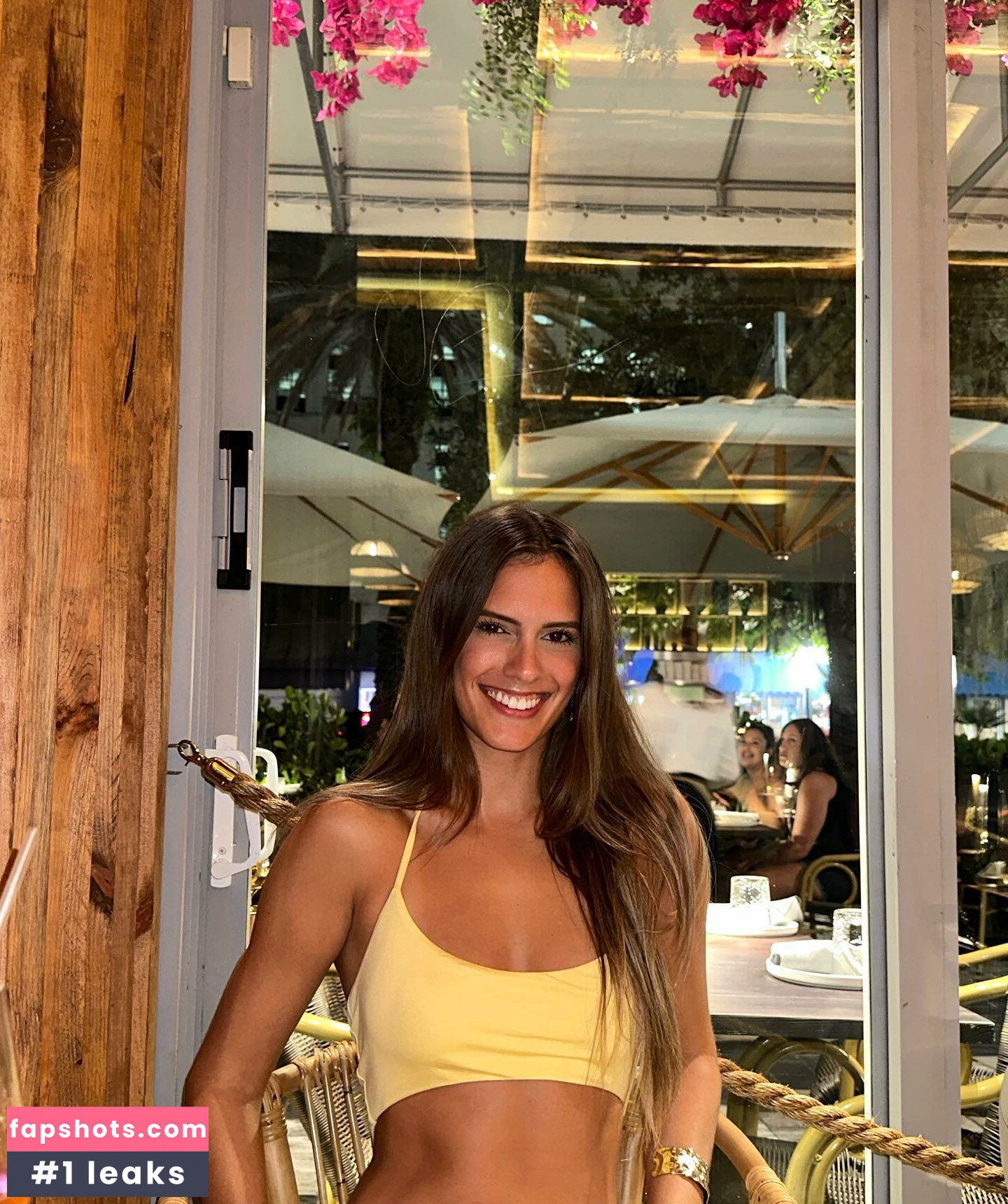 Betsy Alvarez gallery photo #40