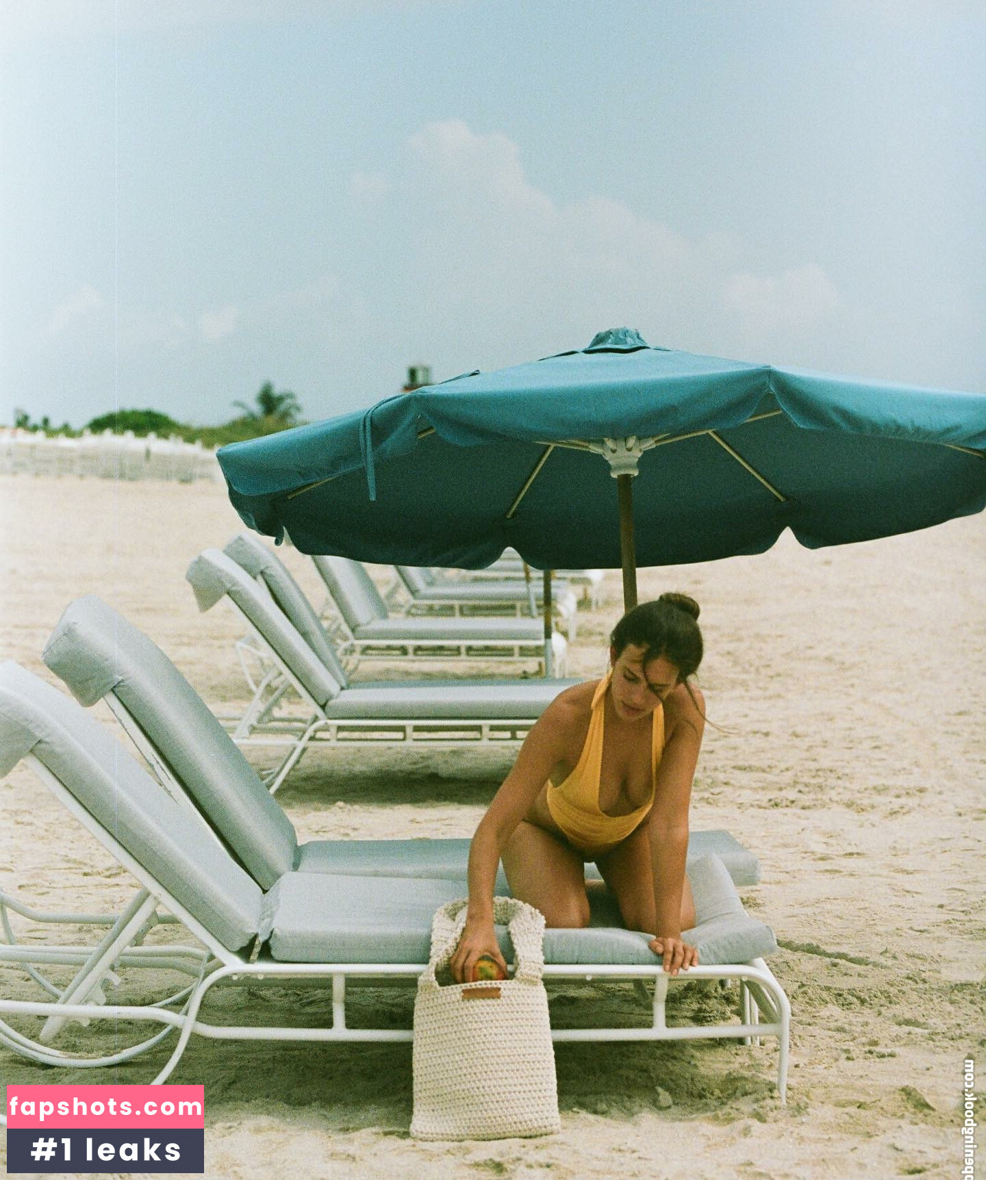 Betsy Alvarez gallery photo #56