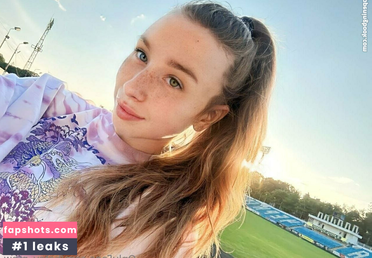 betsy_mew gallery photo #35