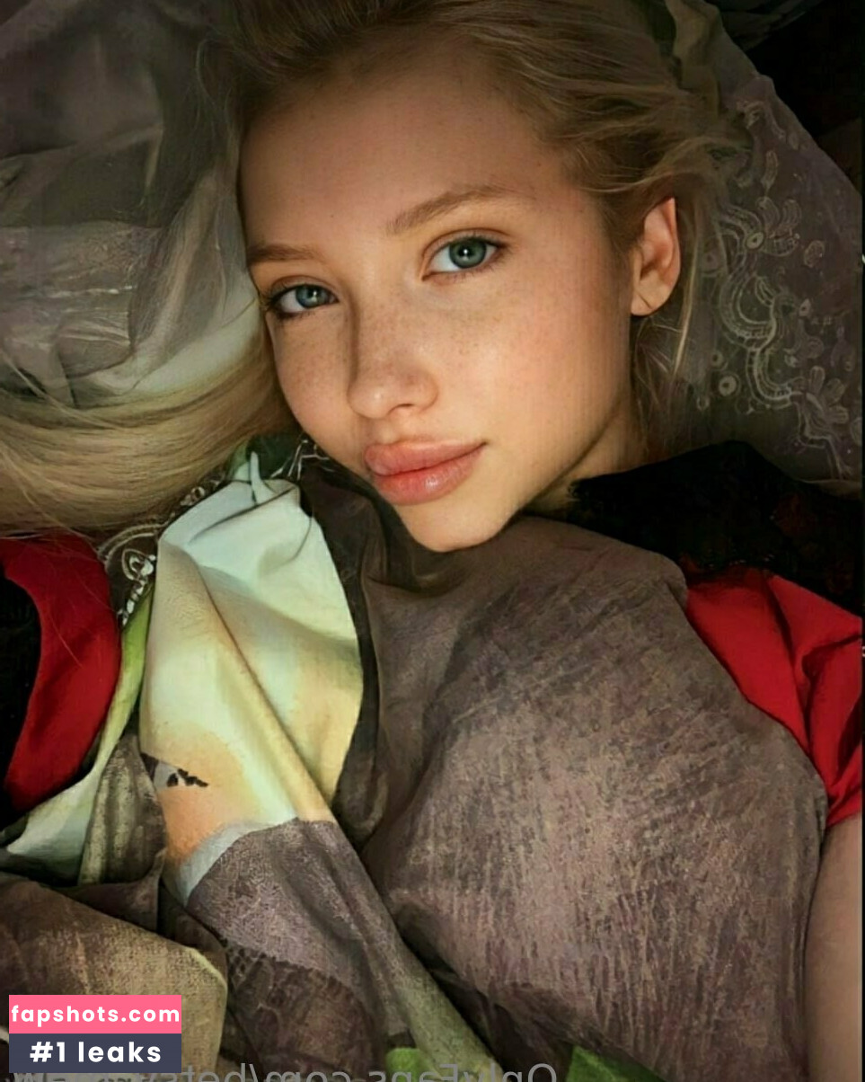 betsy_mew gallery photo #39