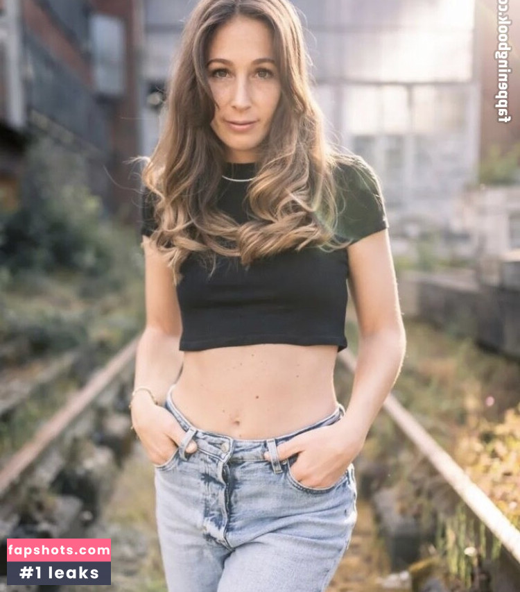 Betterworld.travellers nude babe gallery