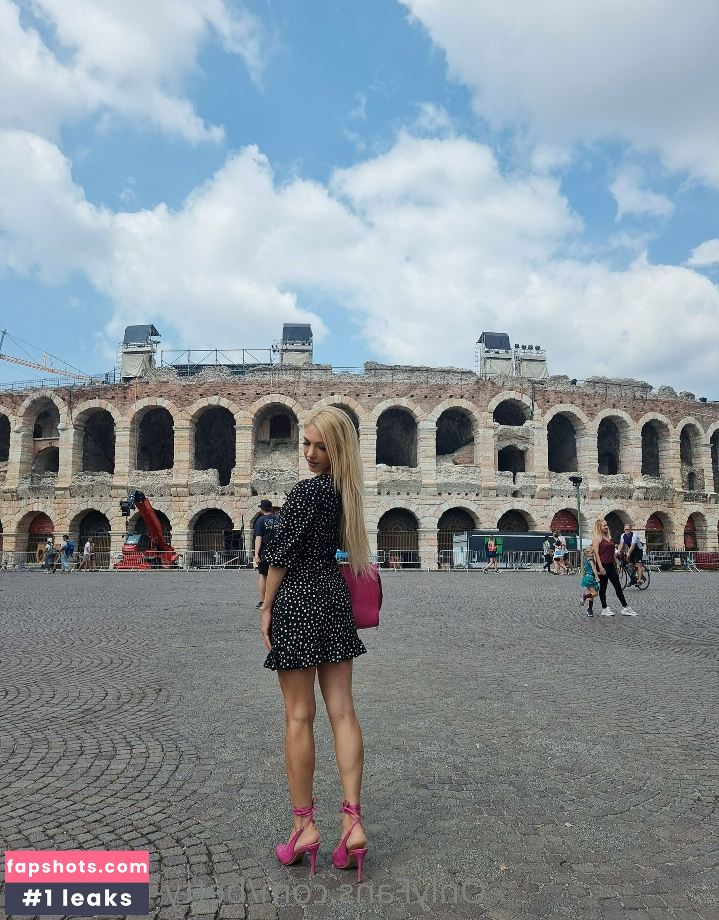 betty-blonde31 nude babe gallery