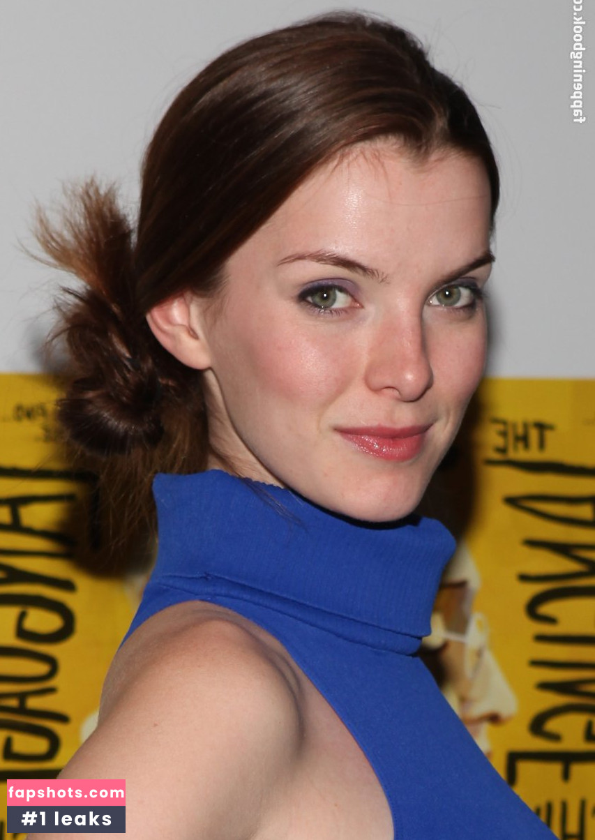Betty Gilpin Nude Leaks OnlyFans Photos #118 - LeakJerk