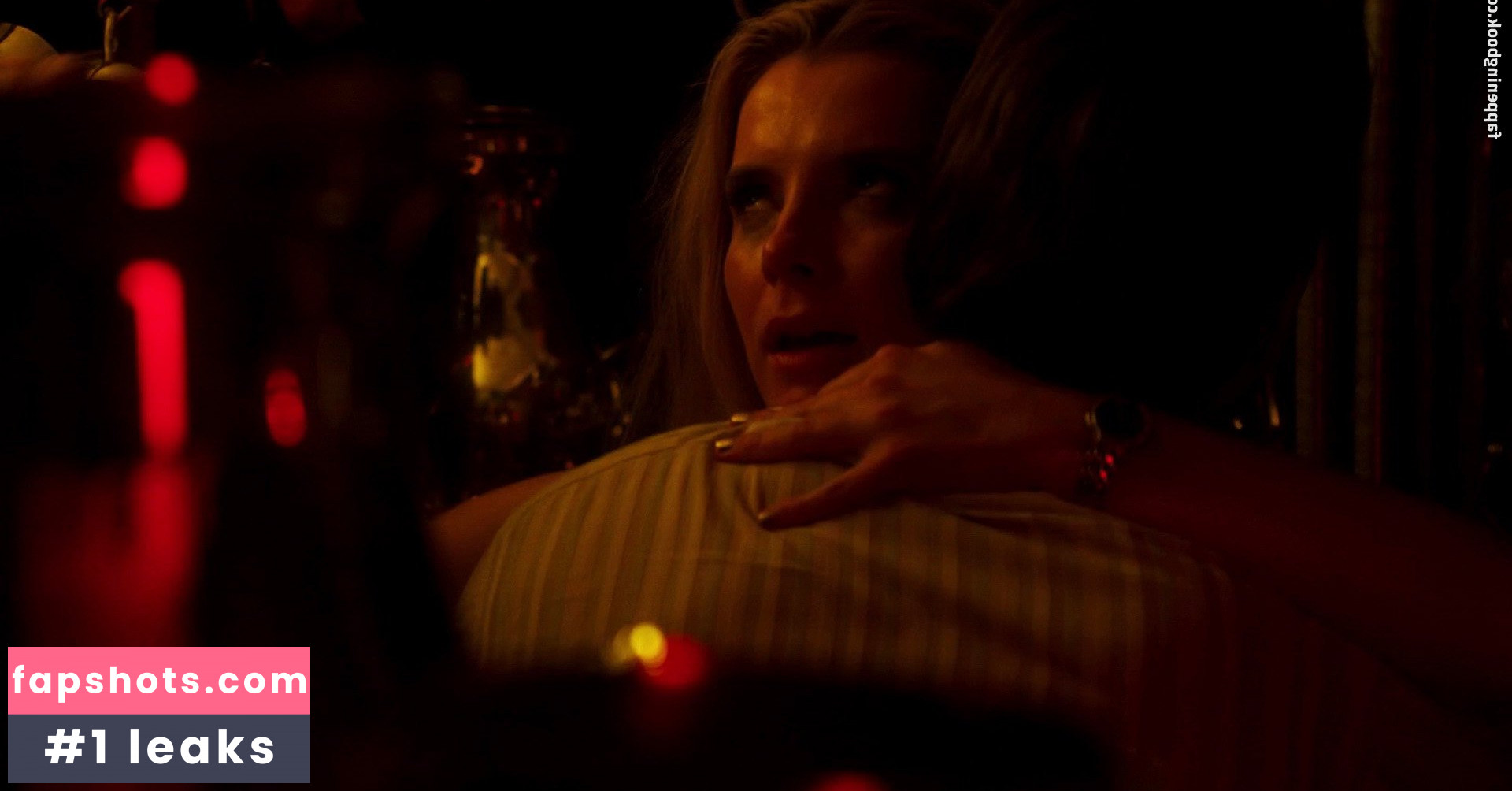 Betty Gilpin gallery photo #50