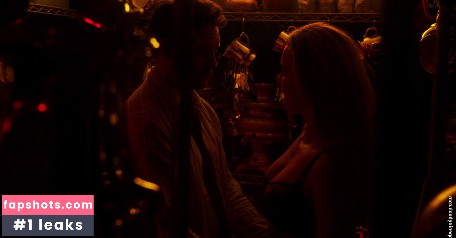 Betty Gilpin gallery photo #59