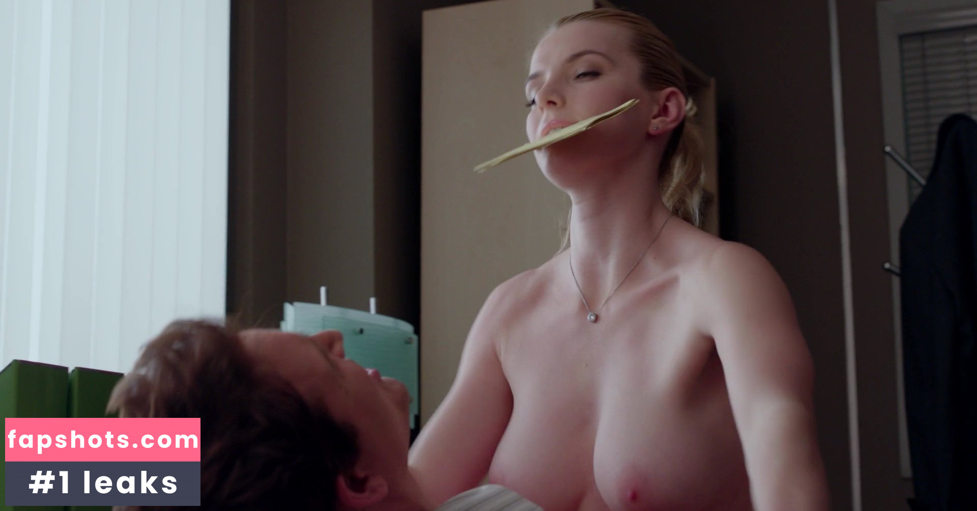 Betty Gilpin gallery photo #64