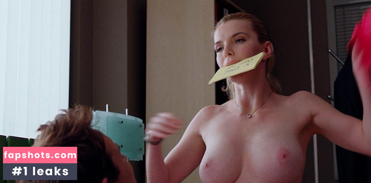 Betty Gilpin Nude Leaks OnlyFans Photos #87 - LeakJerk