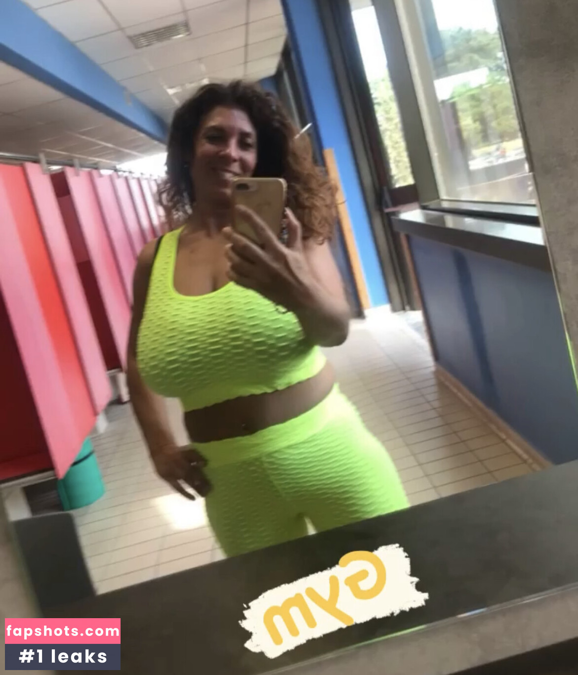 Betty LaRouge nude babe gallery