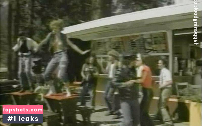 Betty Thomas Nude Leaks OnlyFans Photos #13 - LeakJerk