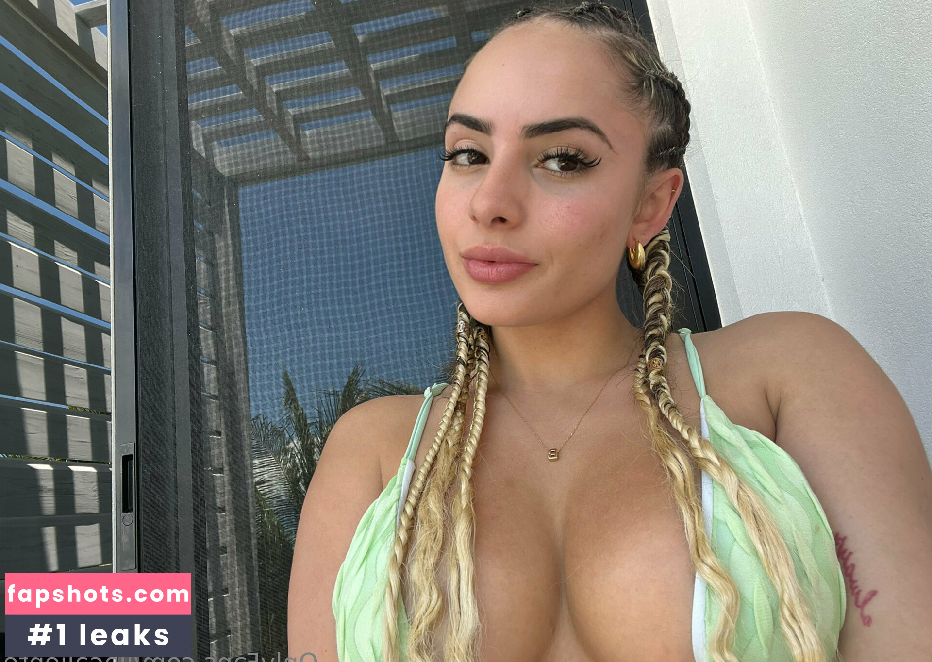 Bettycaridad nude babe gallery