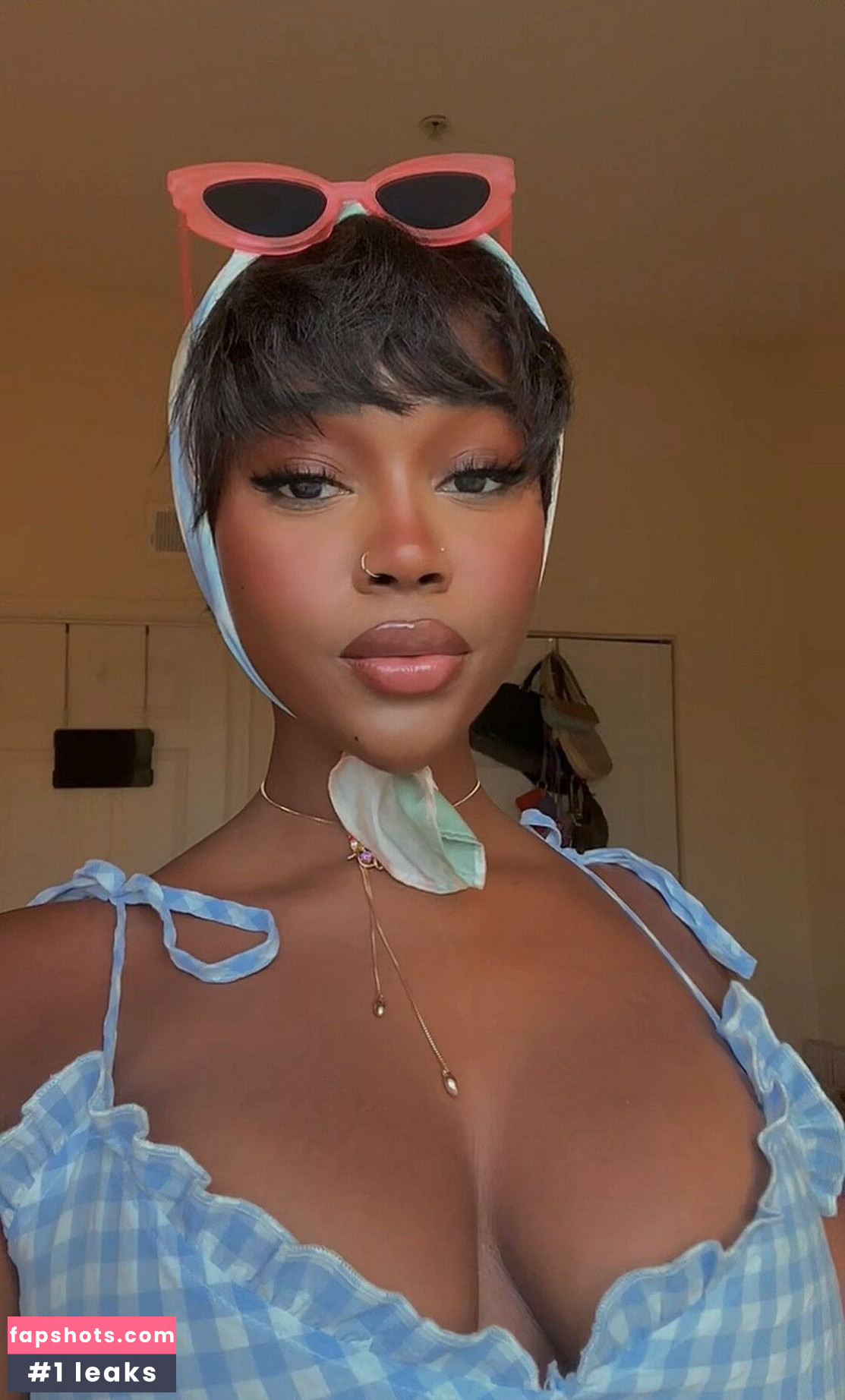 Beverly Pierre gallery photo #22