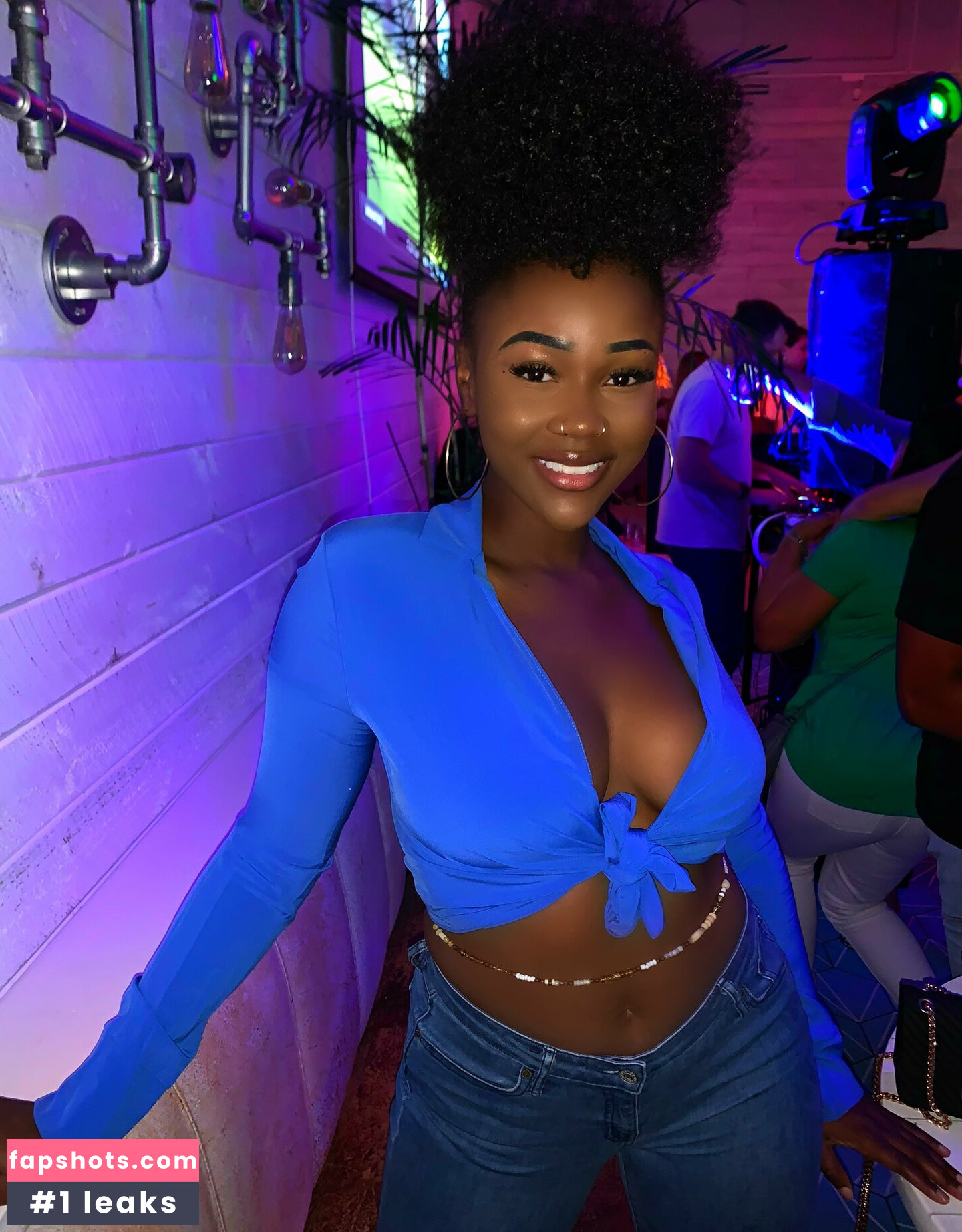 Beverly Pierre gallery photo #9