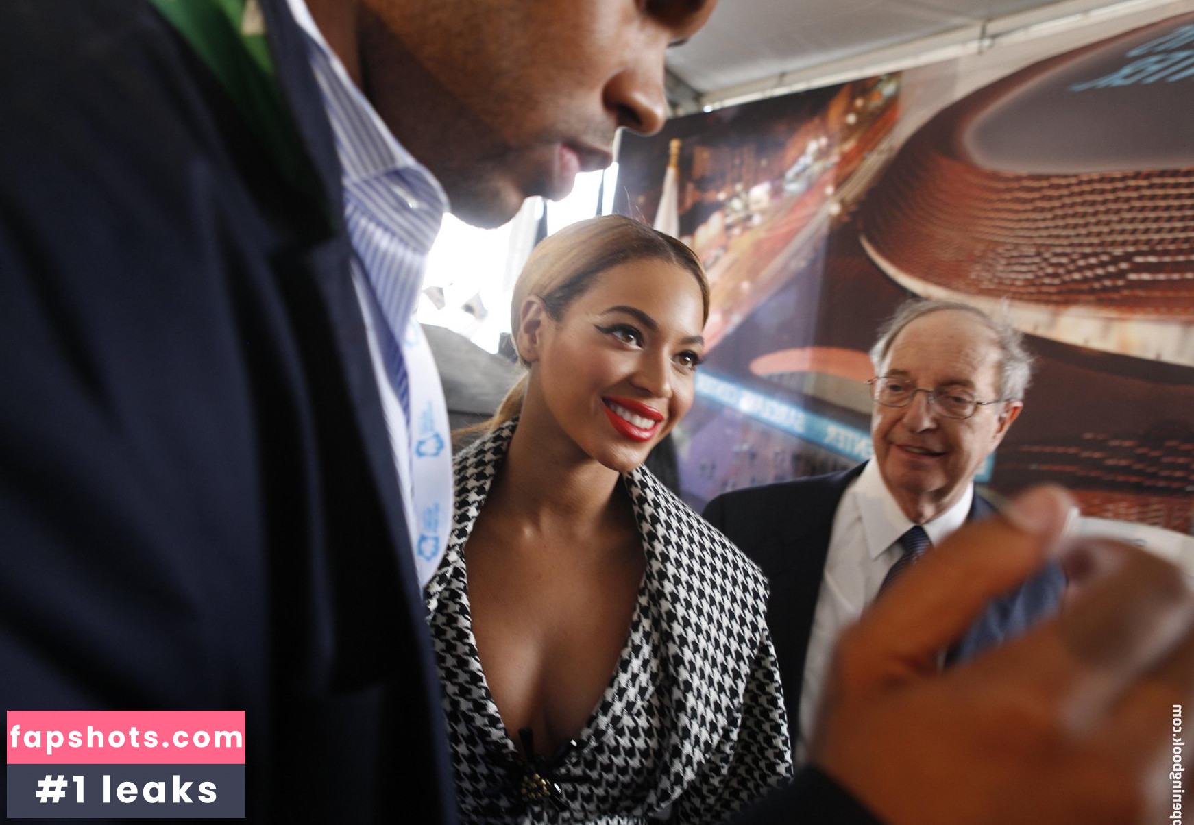 Beyoncé Knowles gallery photo #347