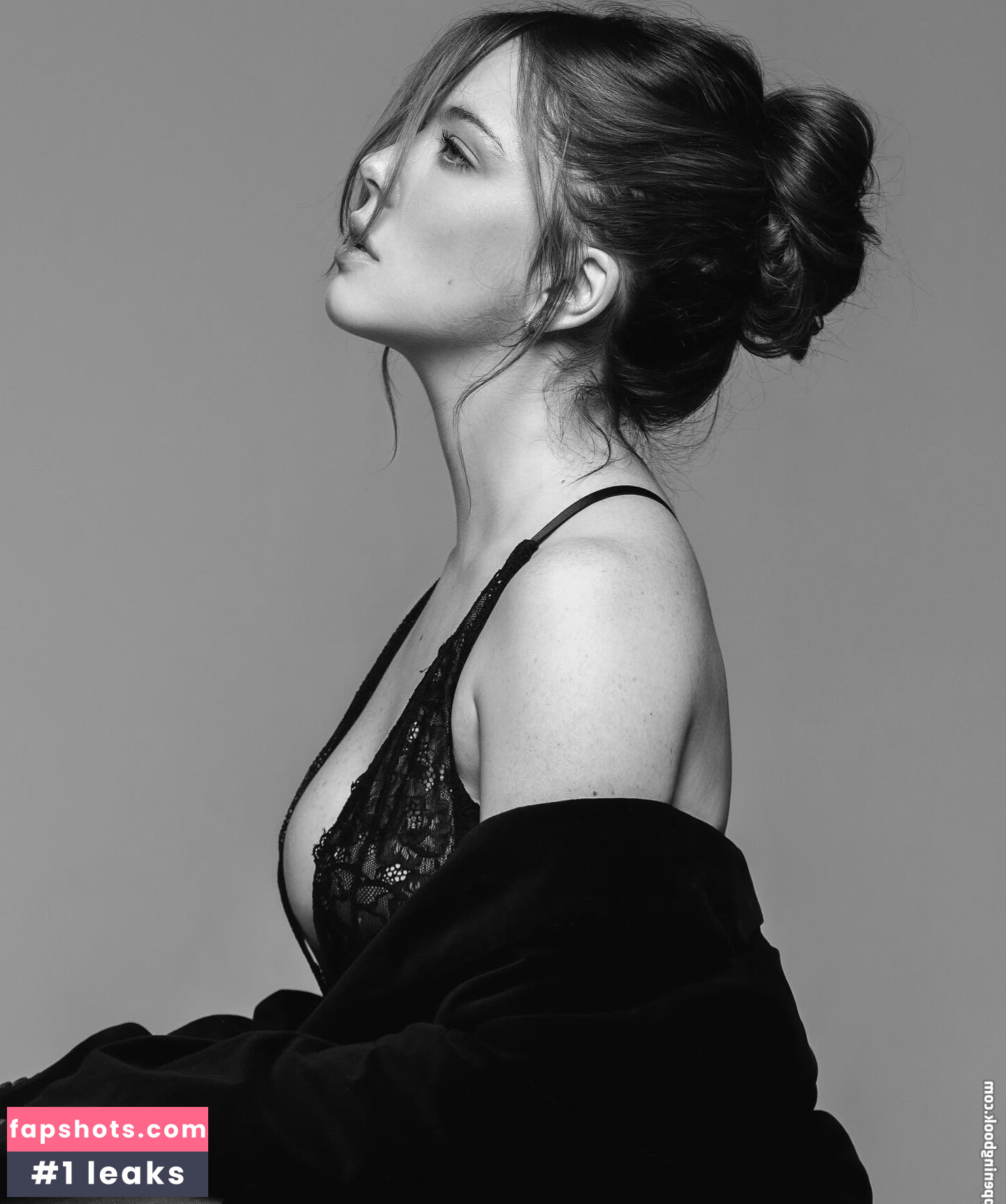 Bia Arantes gallery photo #3