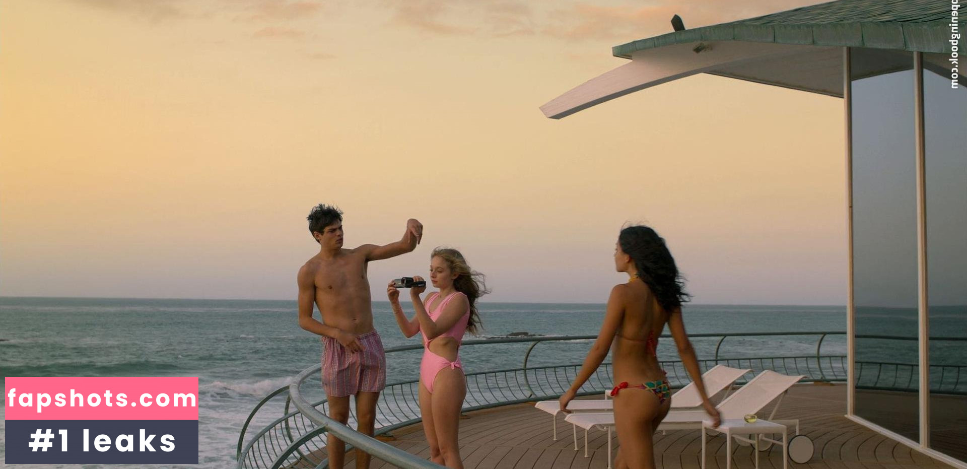 Bianca A. Santos gallery photo #5