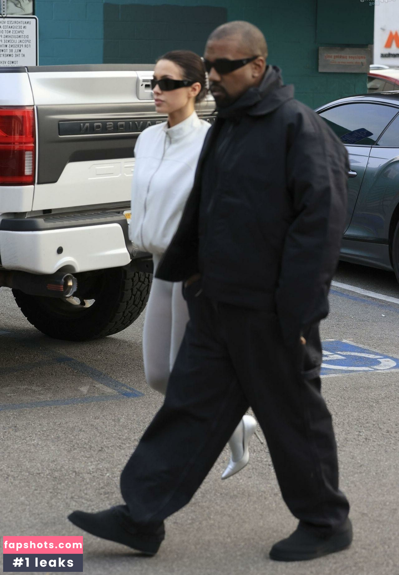 Bianca Censori gallery photo #104