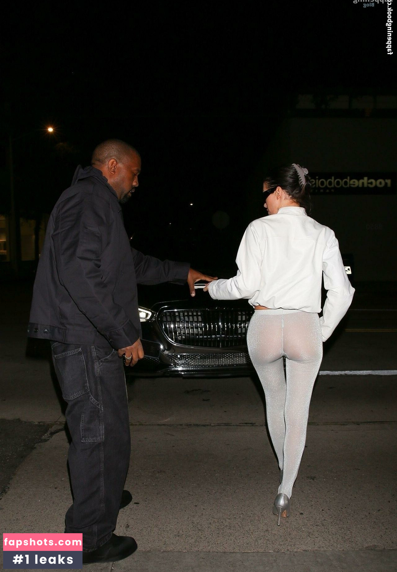 Bianca Censori nude babe gallery