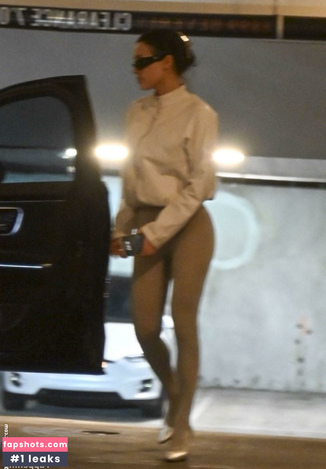 Bianca Censori gallery photo #114