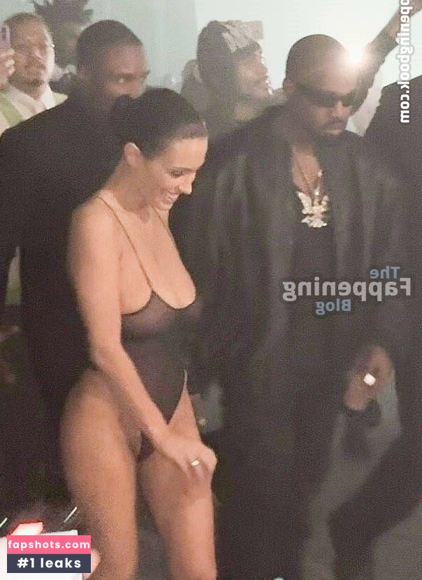 Bianca Censori gallery photo #143