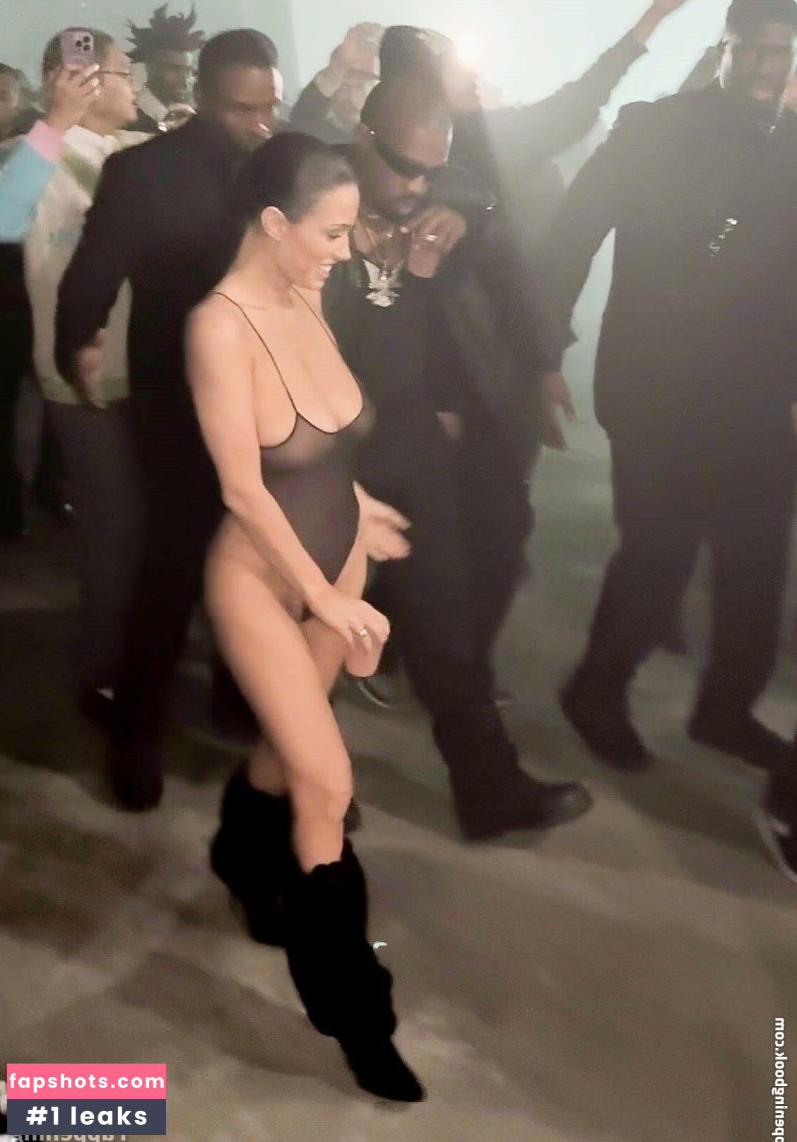 Bianca Censori gallery photo #145