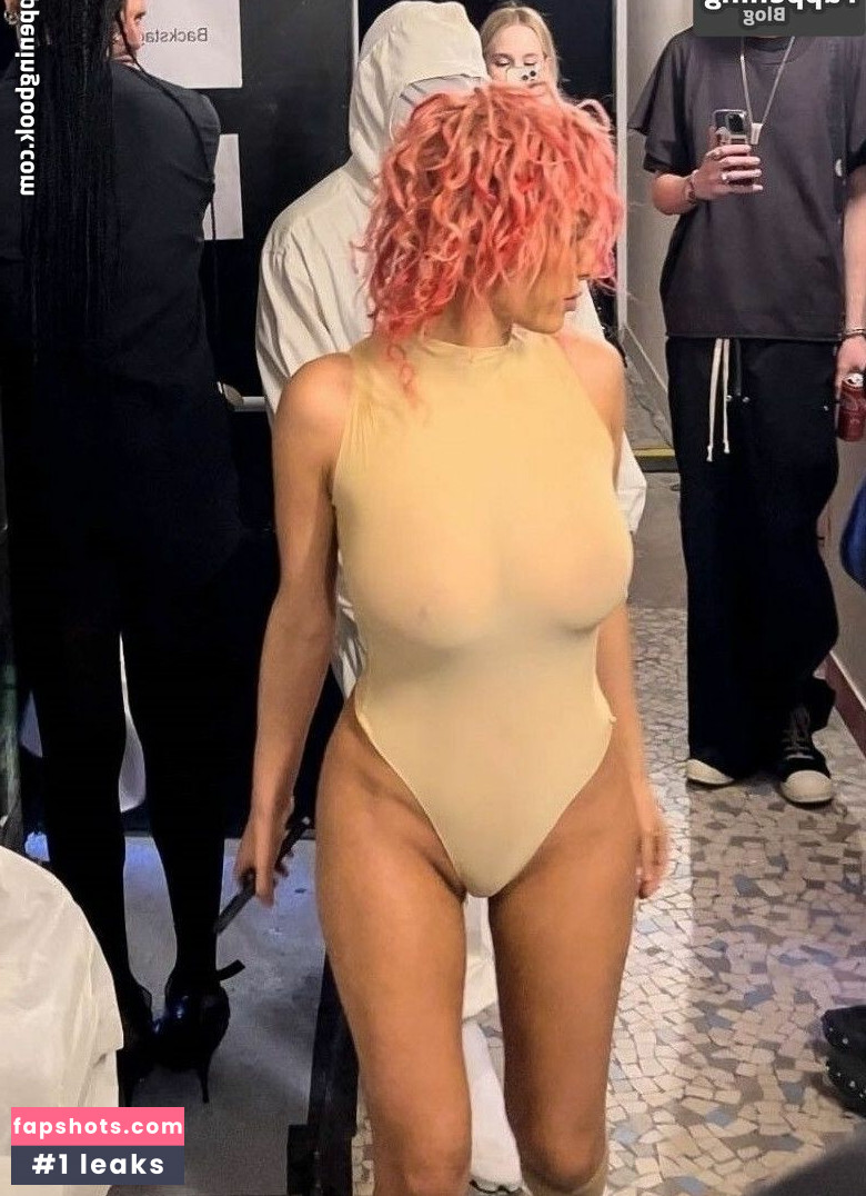 Bianca Censori gallery photo #202