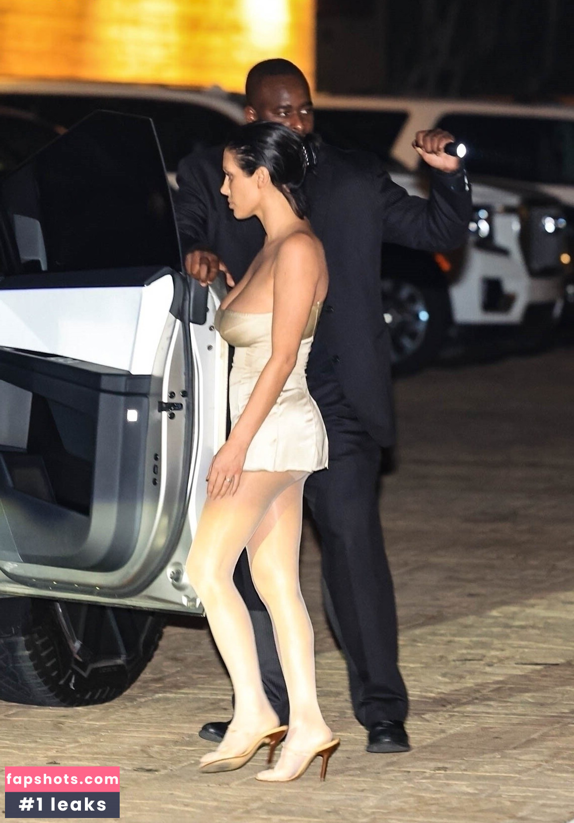 Bianca Censori gallery photo #213