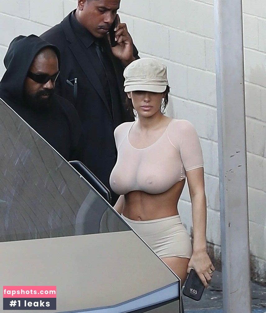 Bianca Censori gallery photo #237