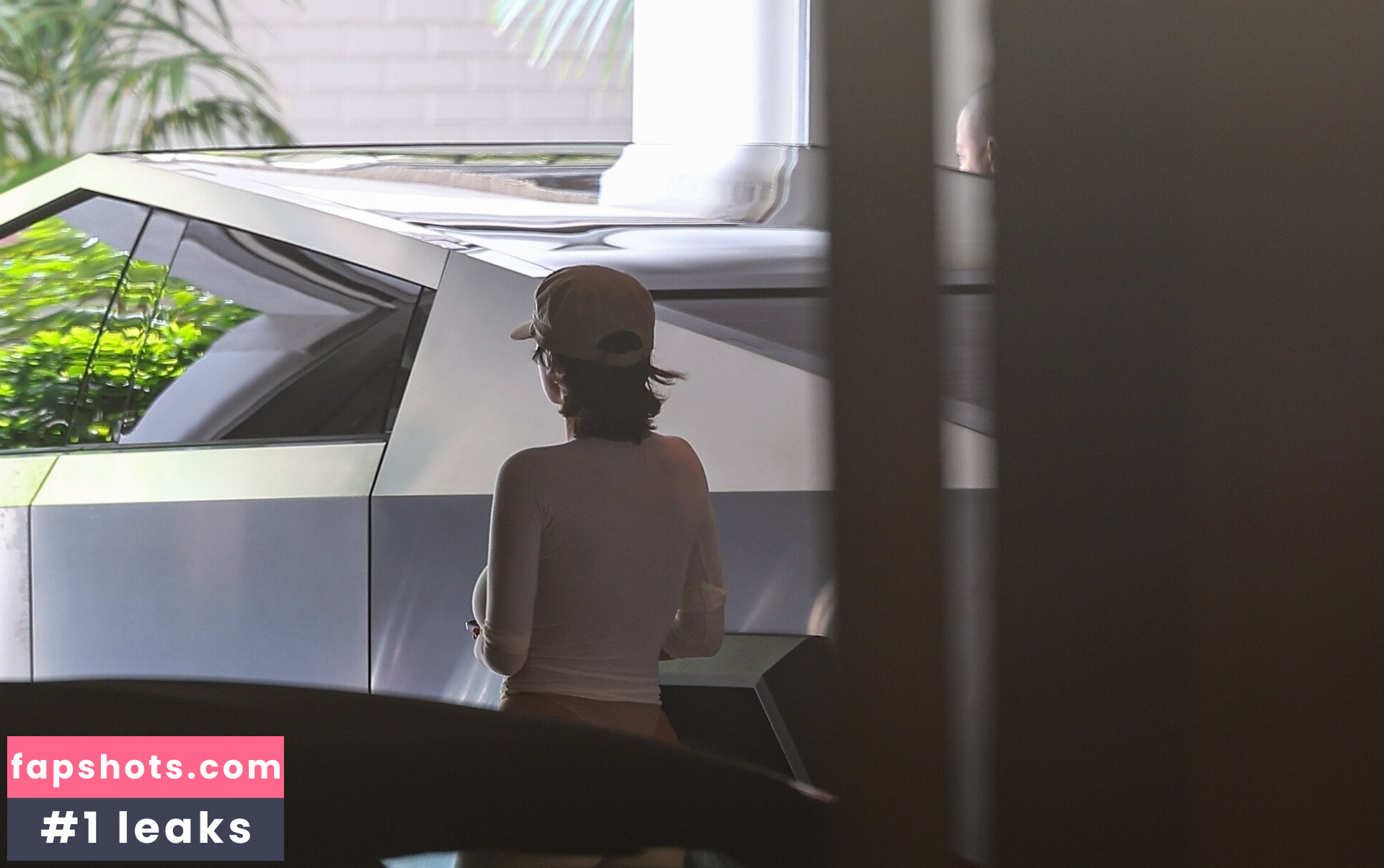 Bianca Censori gallery photo #239