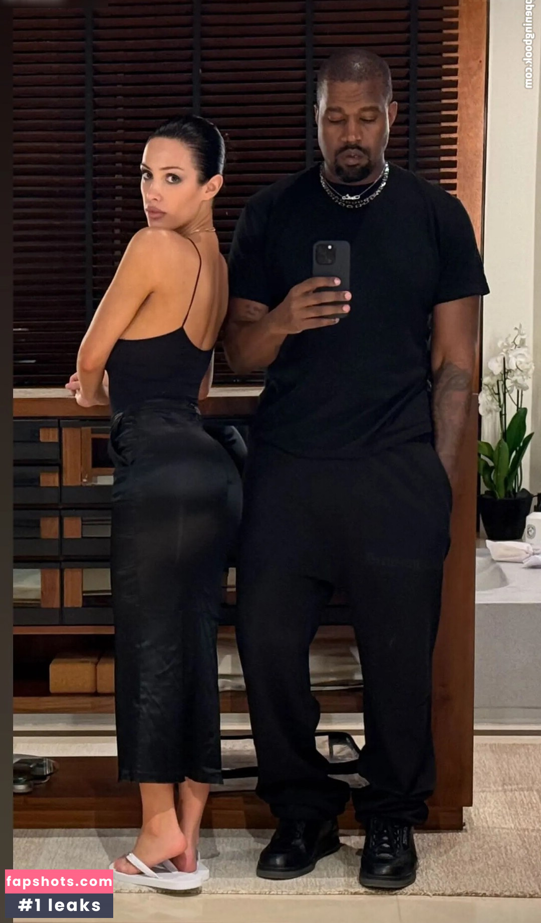 Bianca Censori gallery photo #33