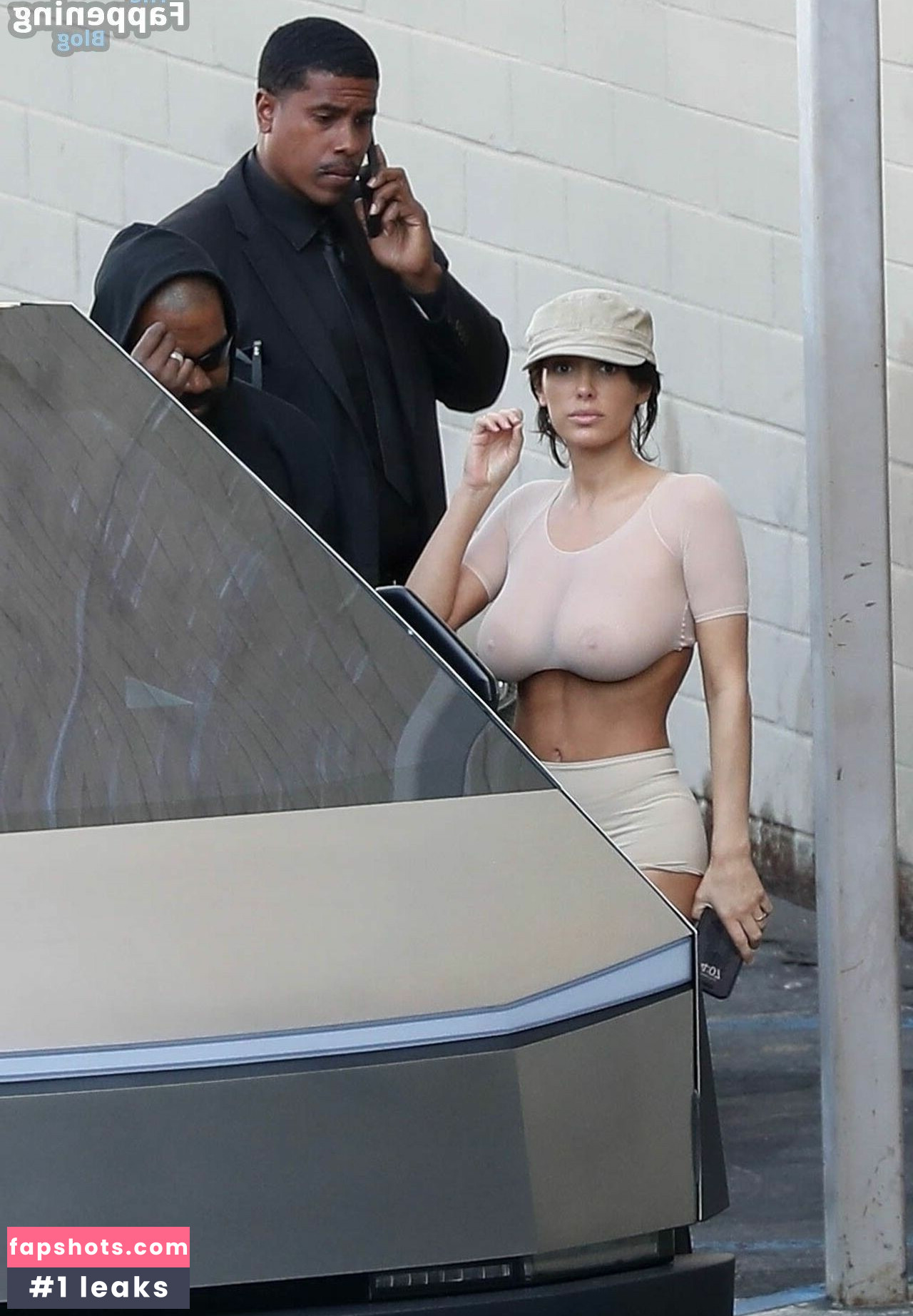 Bianca Censori gallery photo #337