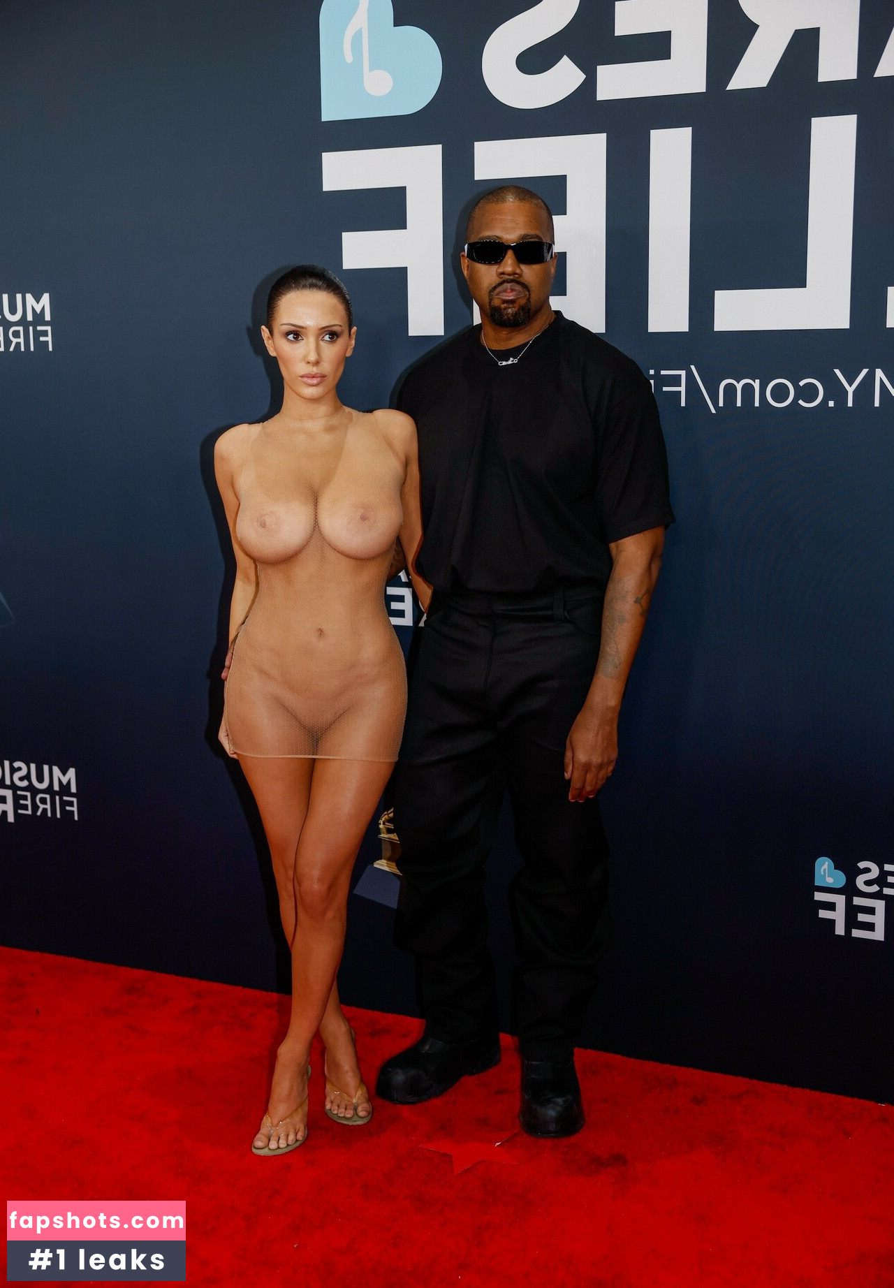 Bianca Censori gallery photo #36