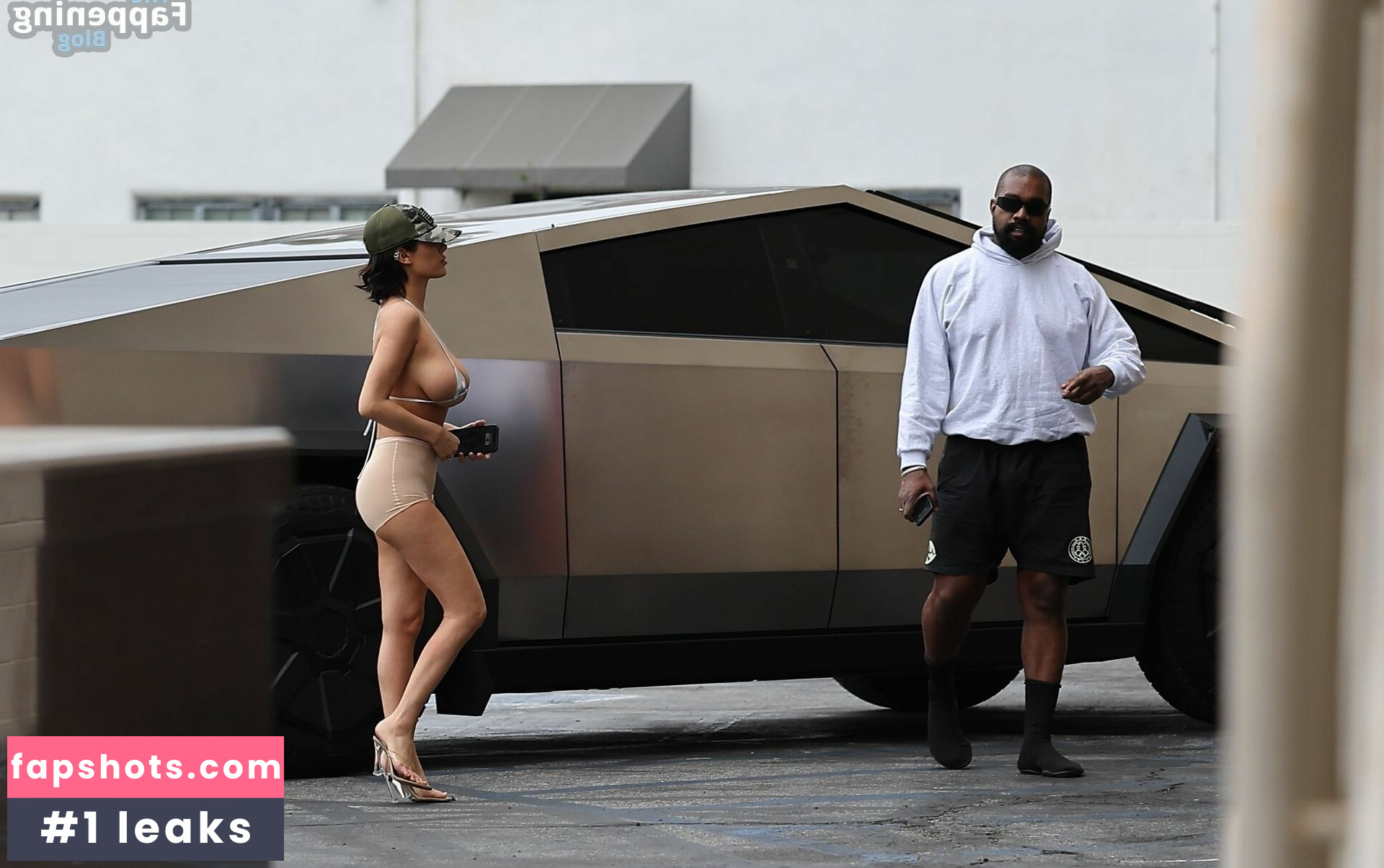 Bianca Censori gallery photo #386