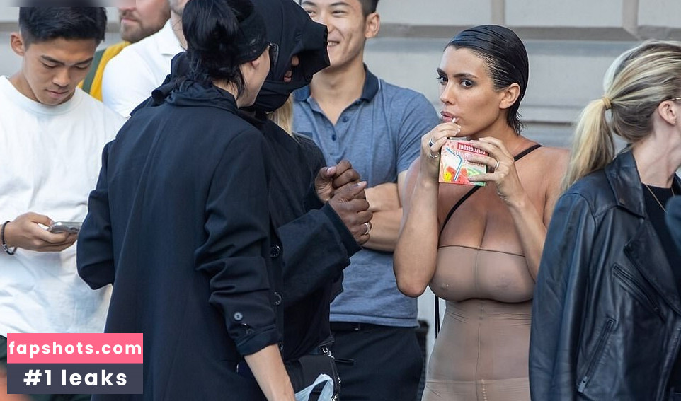 Bianca Censori gallery photo #429