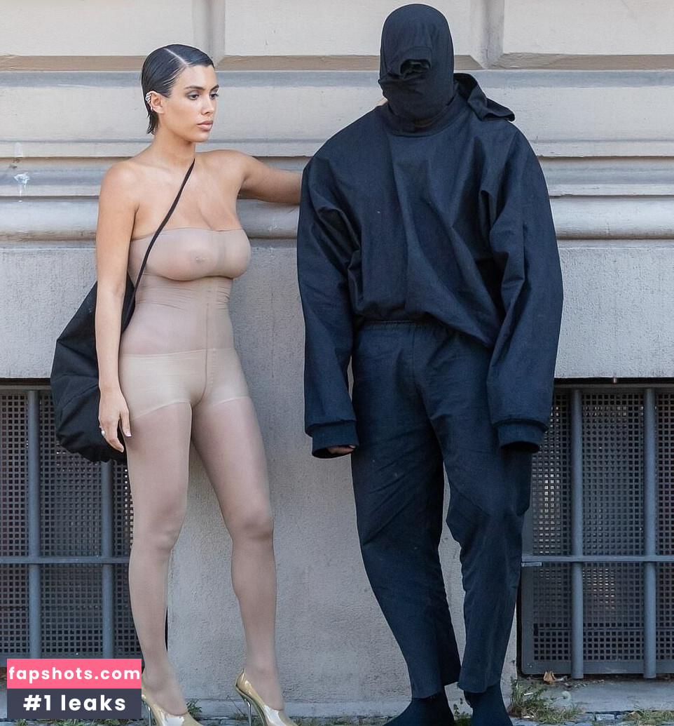 Bianca Censori gallery photo #431