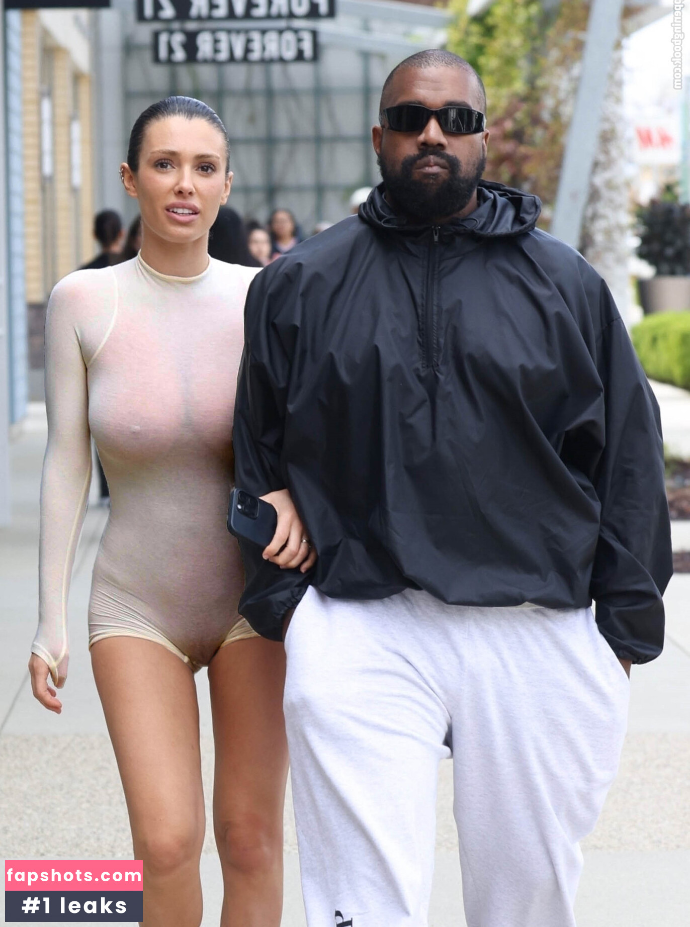 Bianca Censori gallery photo #444