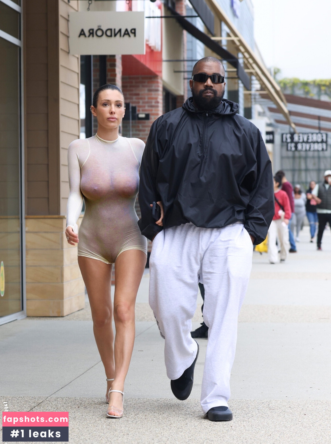 Bianca Censori gallery photo #445