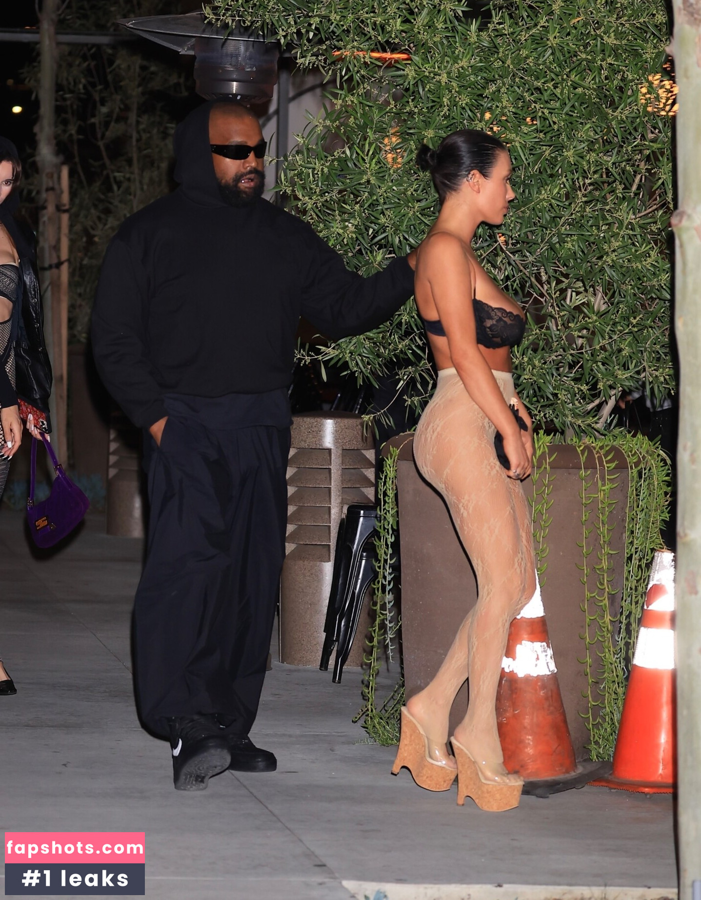 Bianca Censori gallery photo #453