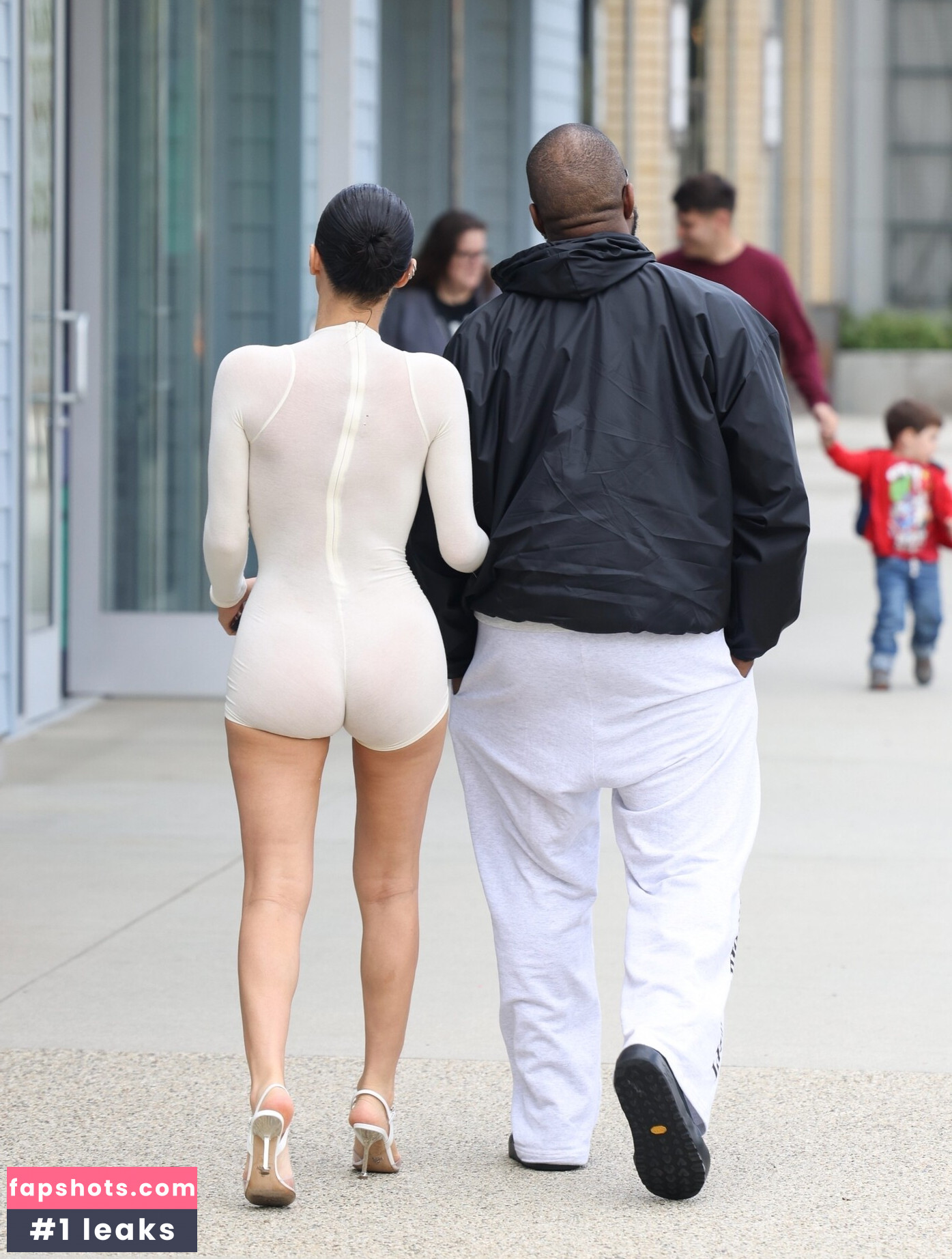 Bianca Censori gallery photo #461