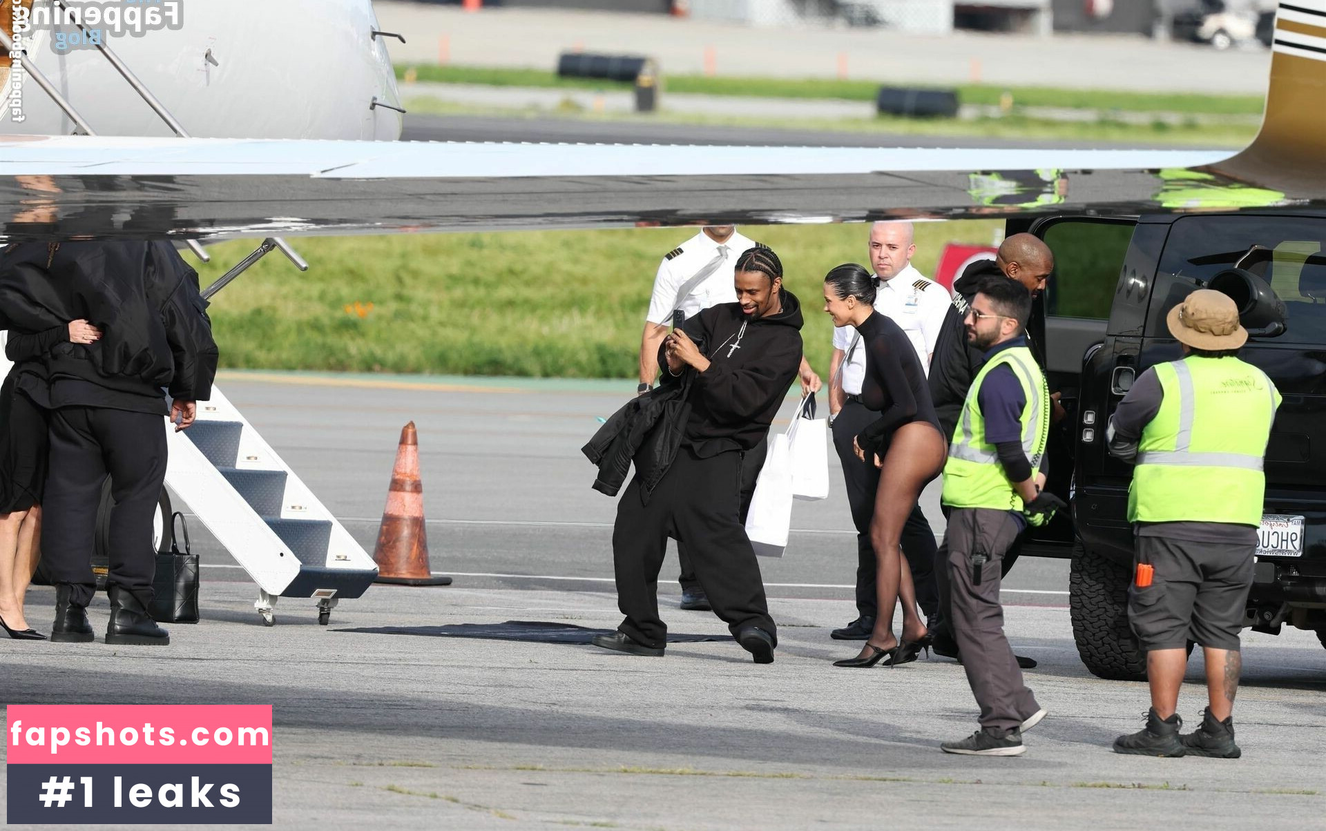 Bianca Censori gallery photo #485